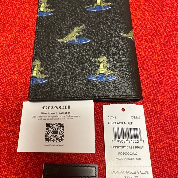❤️❤️❤️NEW coach passport bag/passport case holder with surfing crocodile… - Picture 5 of 13